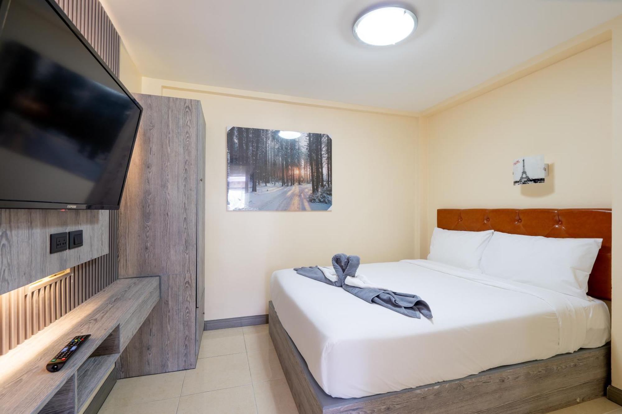 Square One Hotel Patong Dış mekan fotoğraf