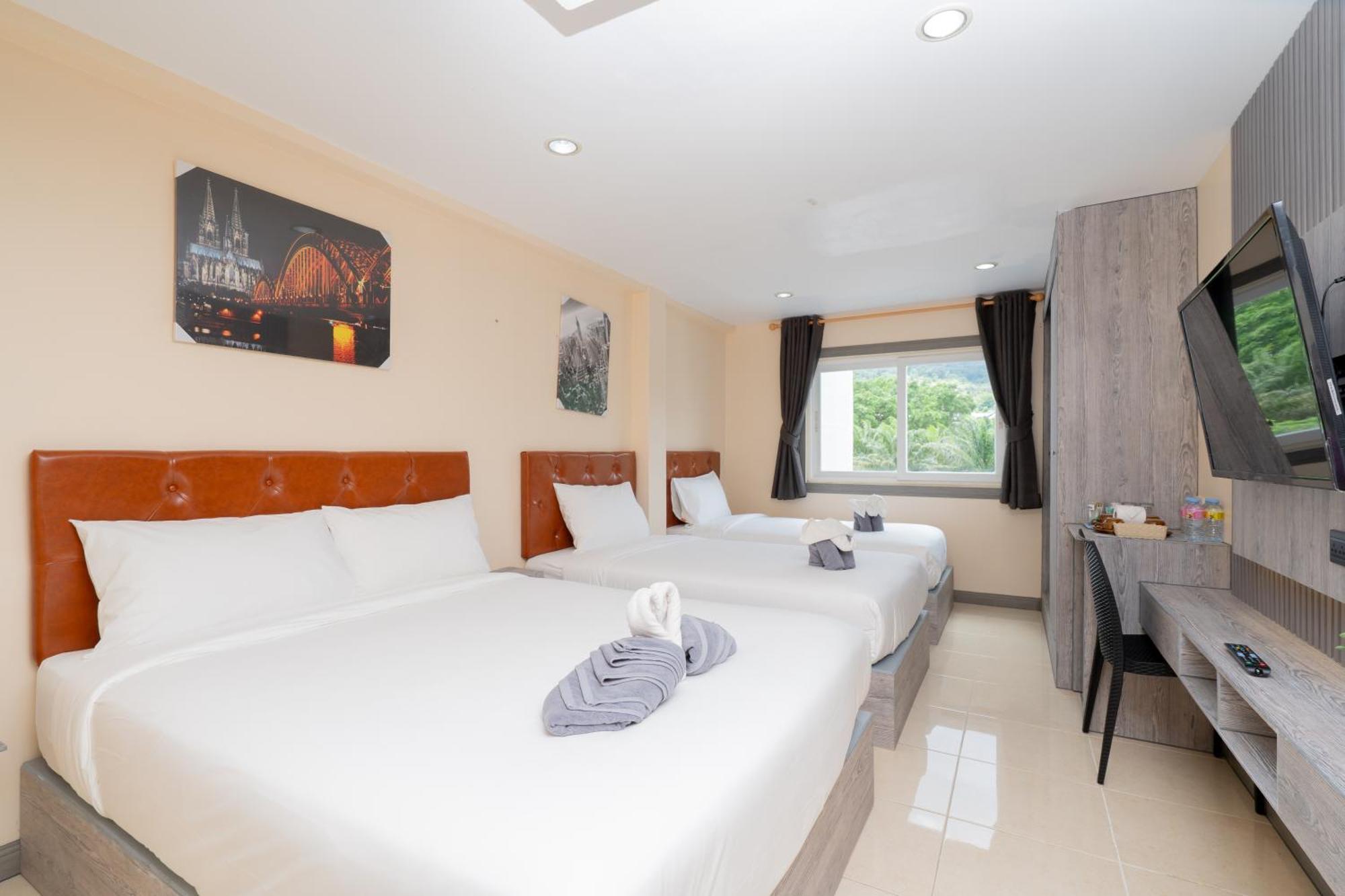 Square One Hotel Patong Dış mekan fotoğraf