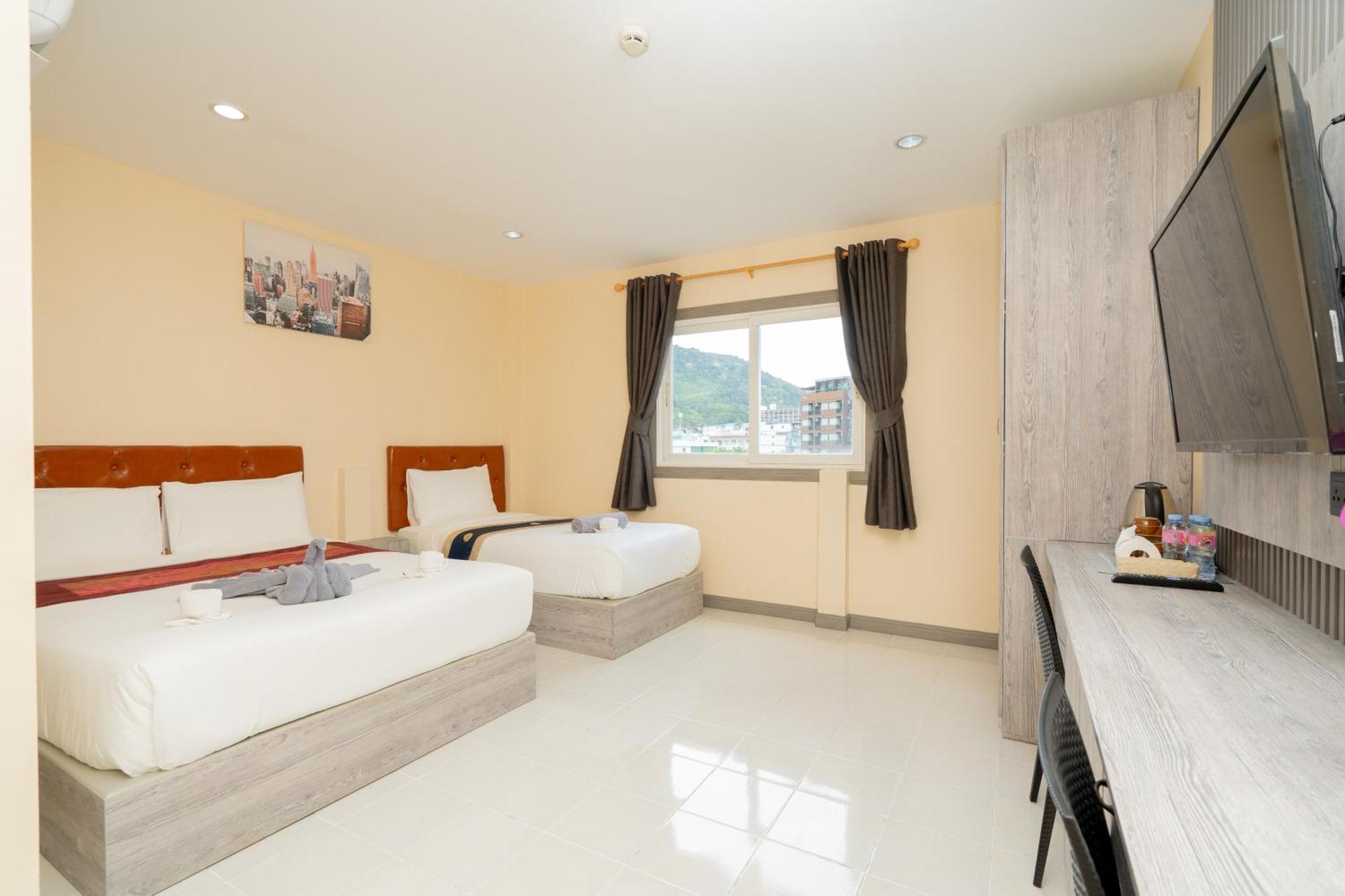 Square One Hotel Patong Dış mekan fotoğraf