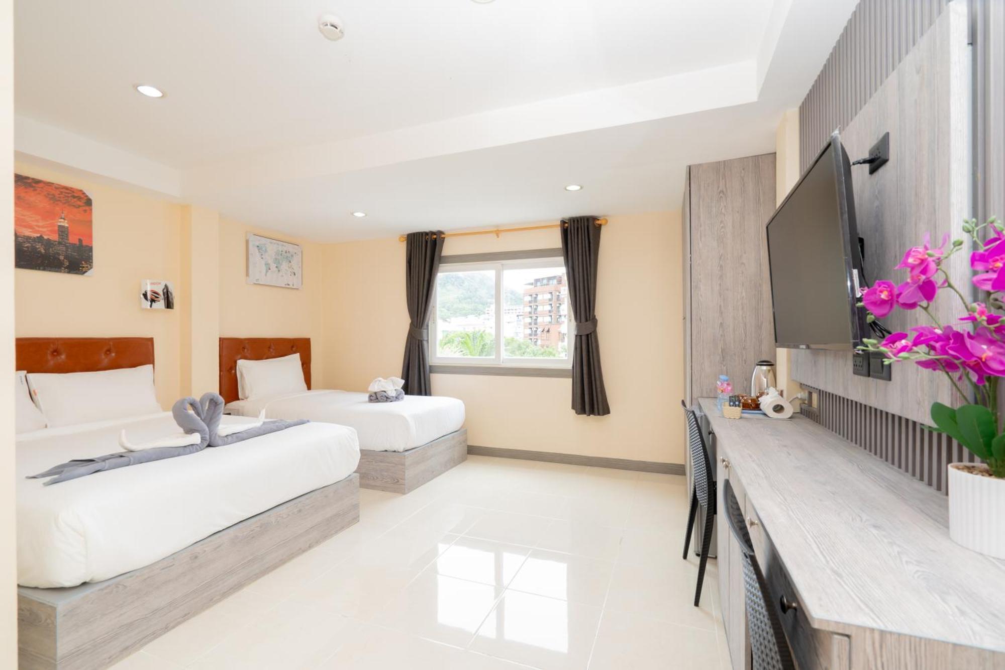 Square One Hotel Patong Dış mekan fotoğraf