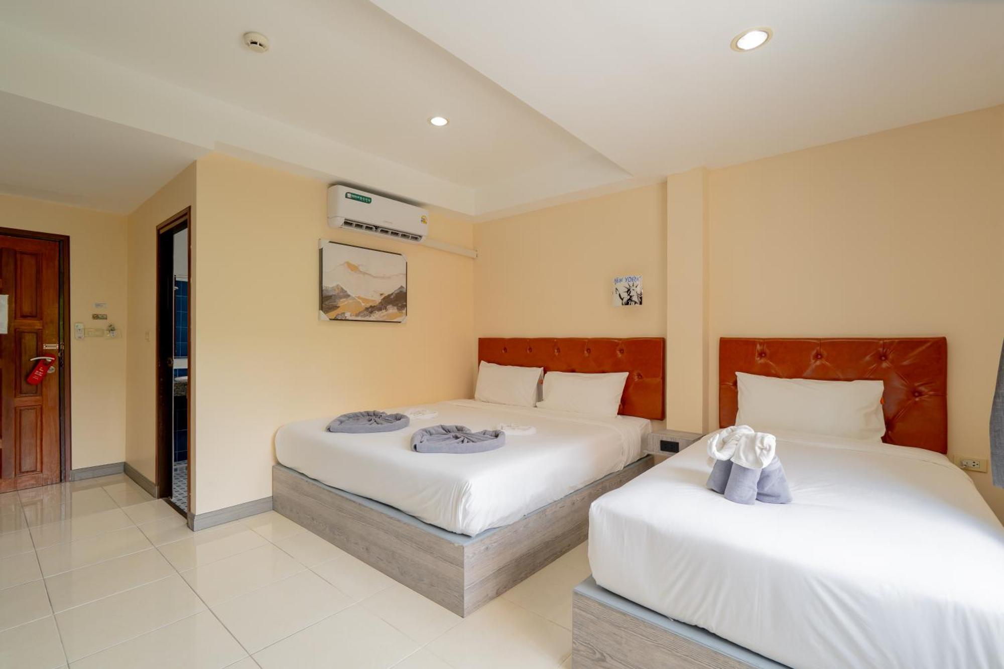 Square One Hotel Patong Dış mekan fotoğraf