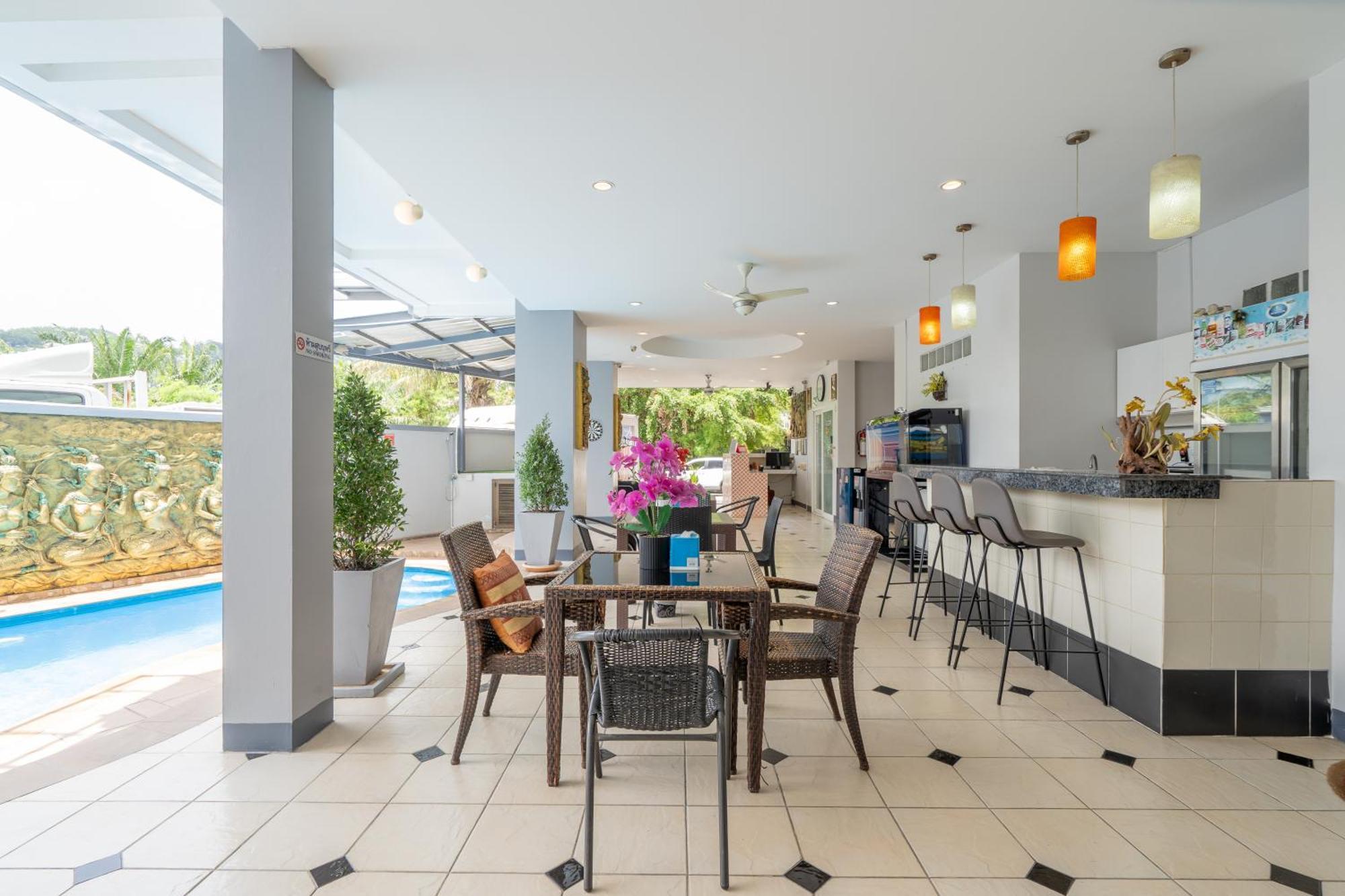 Square One Hotel Patong Dış mekan fotoğraf