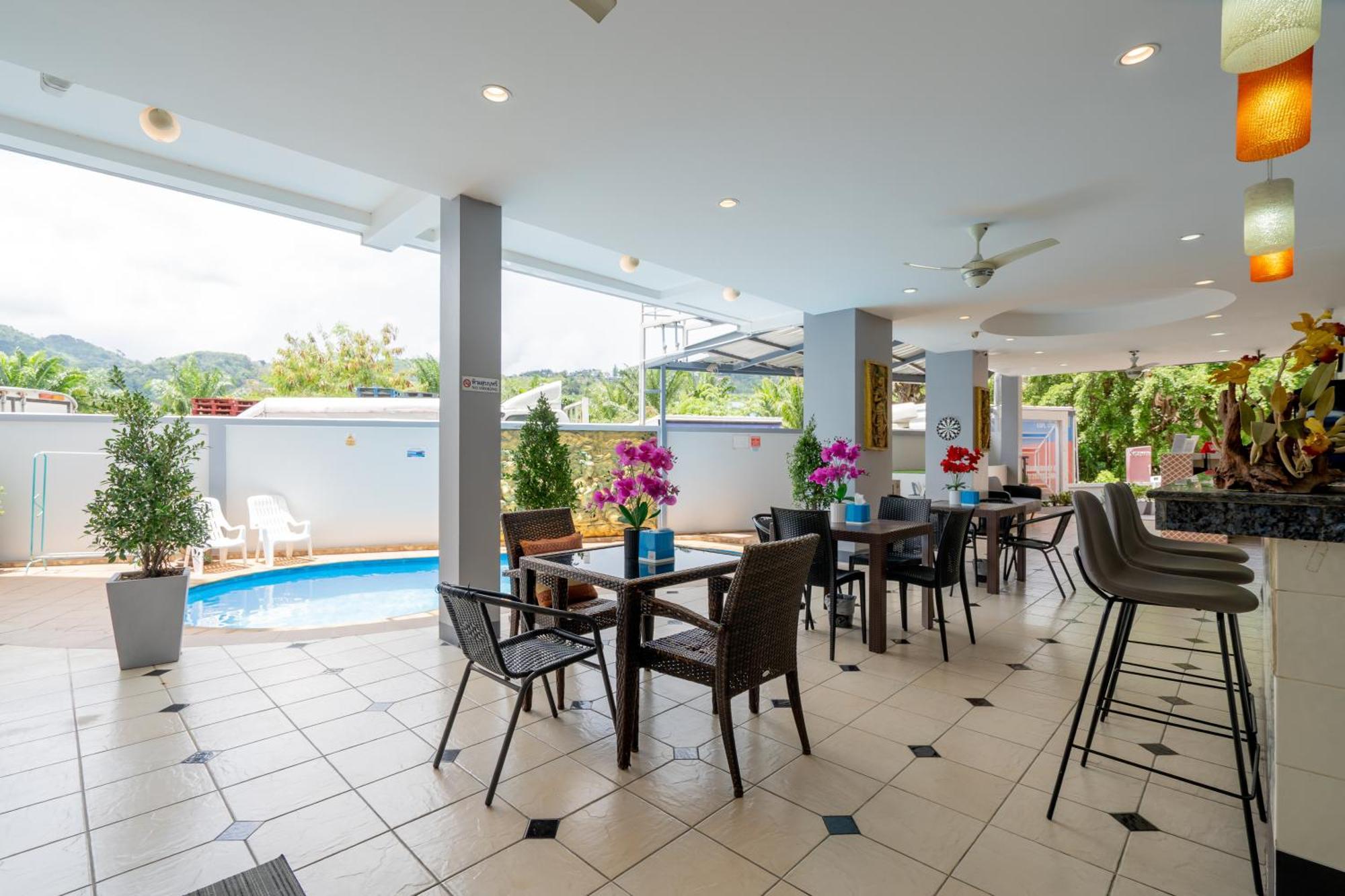 Square One Hotel Patong Dış mekan fotoğraf