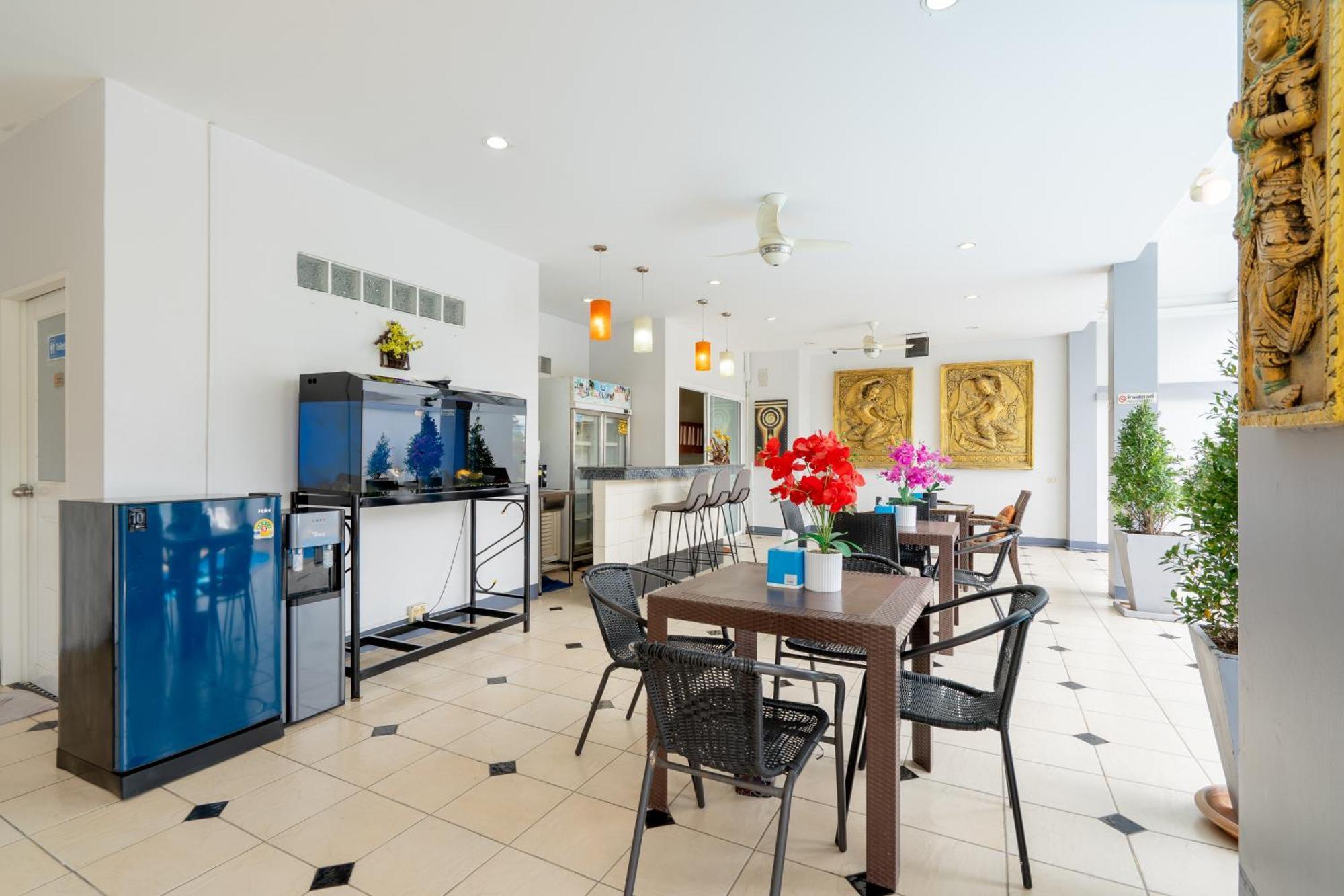 Square One Hotel Patong Dış mekan fotoğraf