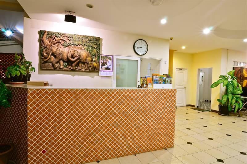 Square One Hotel Patong Dış mekan fotoğraf