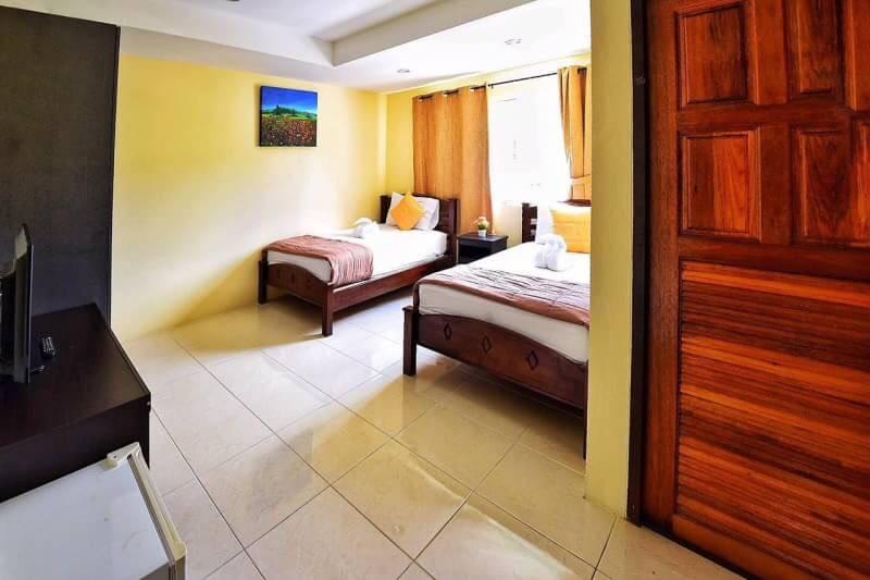 Square One Hotel Patong Dış mekan fotoğraf